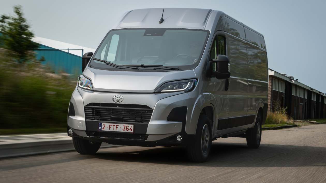 Toyota Proace Max van review | Auto Express